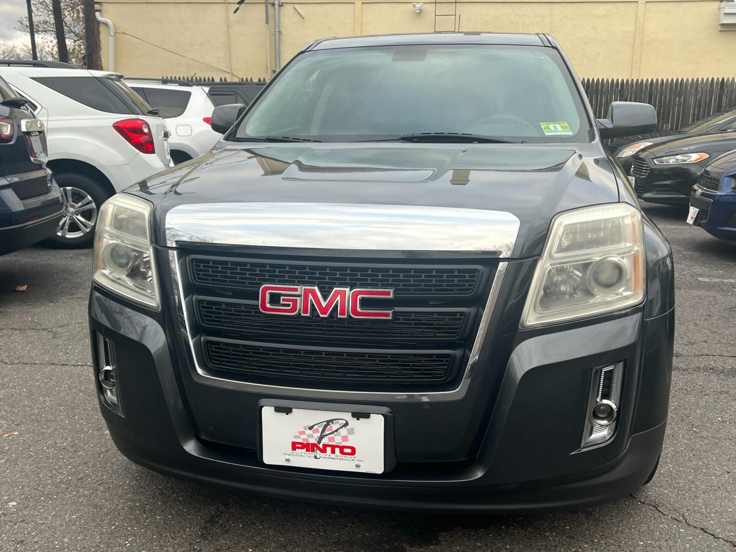 2011 charcoal /Gray GMC Terrain SLE1 FWD (2CTALMEC0B6) with an 2.4L L4 DOHC 16V engine, 6 SPEED AUTOMATIC transmission, located at 1018 Brunswick Ave, Trenton, NJ, 08638, (609) 989-0900, 40.240086, -74.748085 - Photo#2